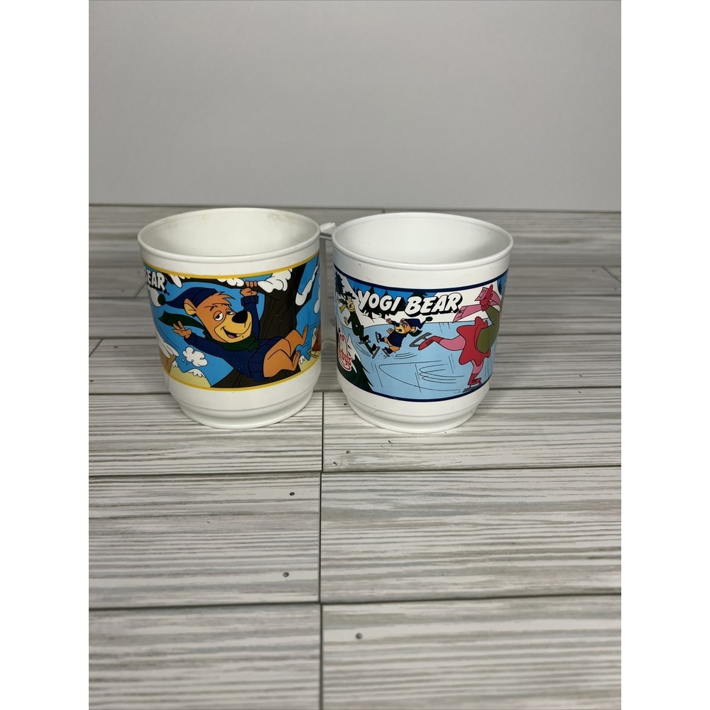 Arbys Yogi Bear & Boo Boo Plastic Mug Cup Hannah Barbera Vintage 1993 Lot of 2